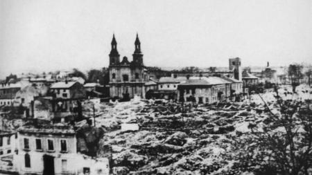 Black and white photo of Polish city Wielun after 1939 bombing